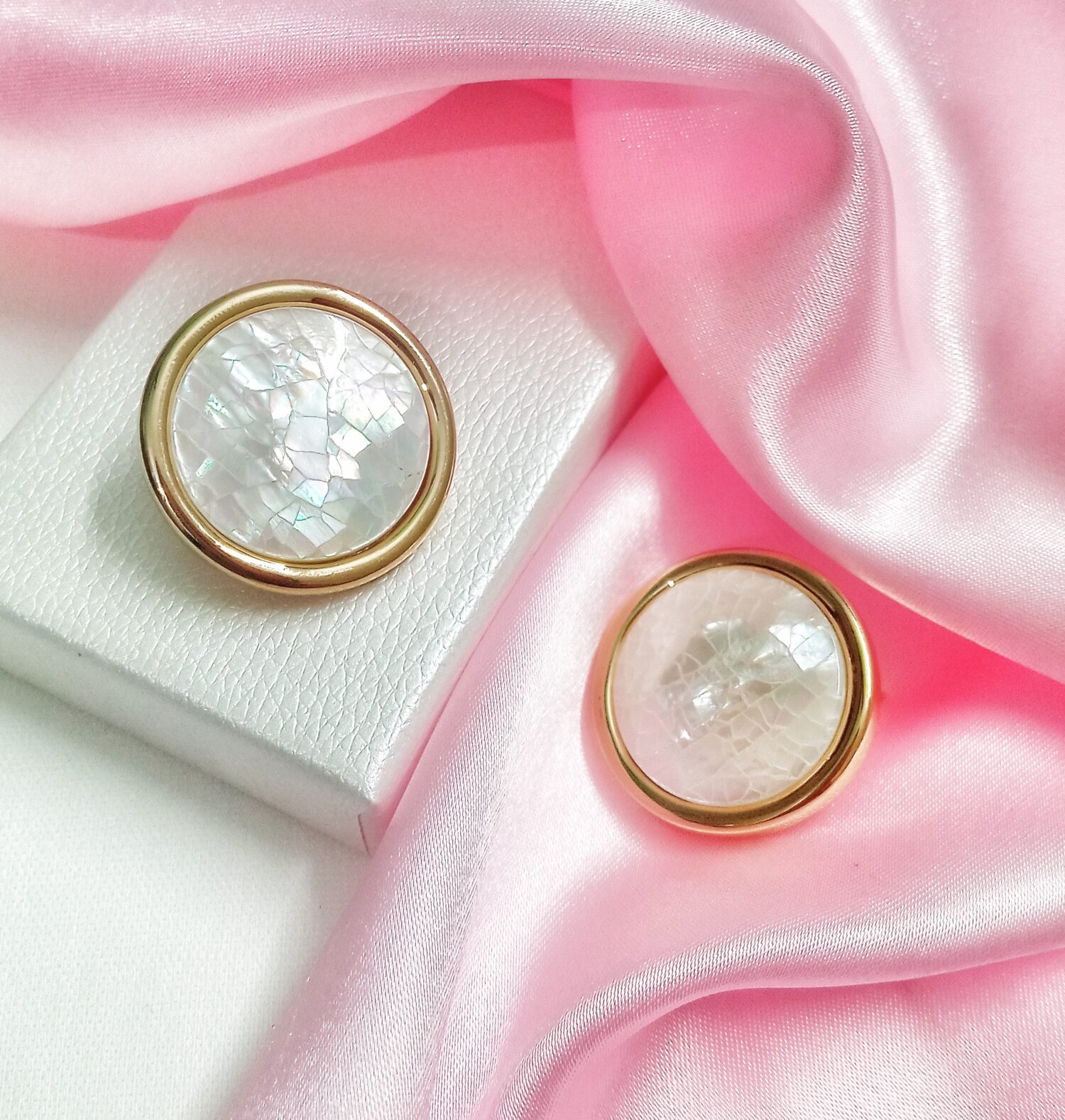 Sia MOP Studs