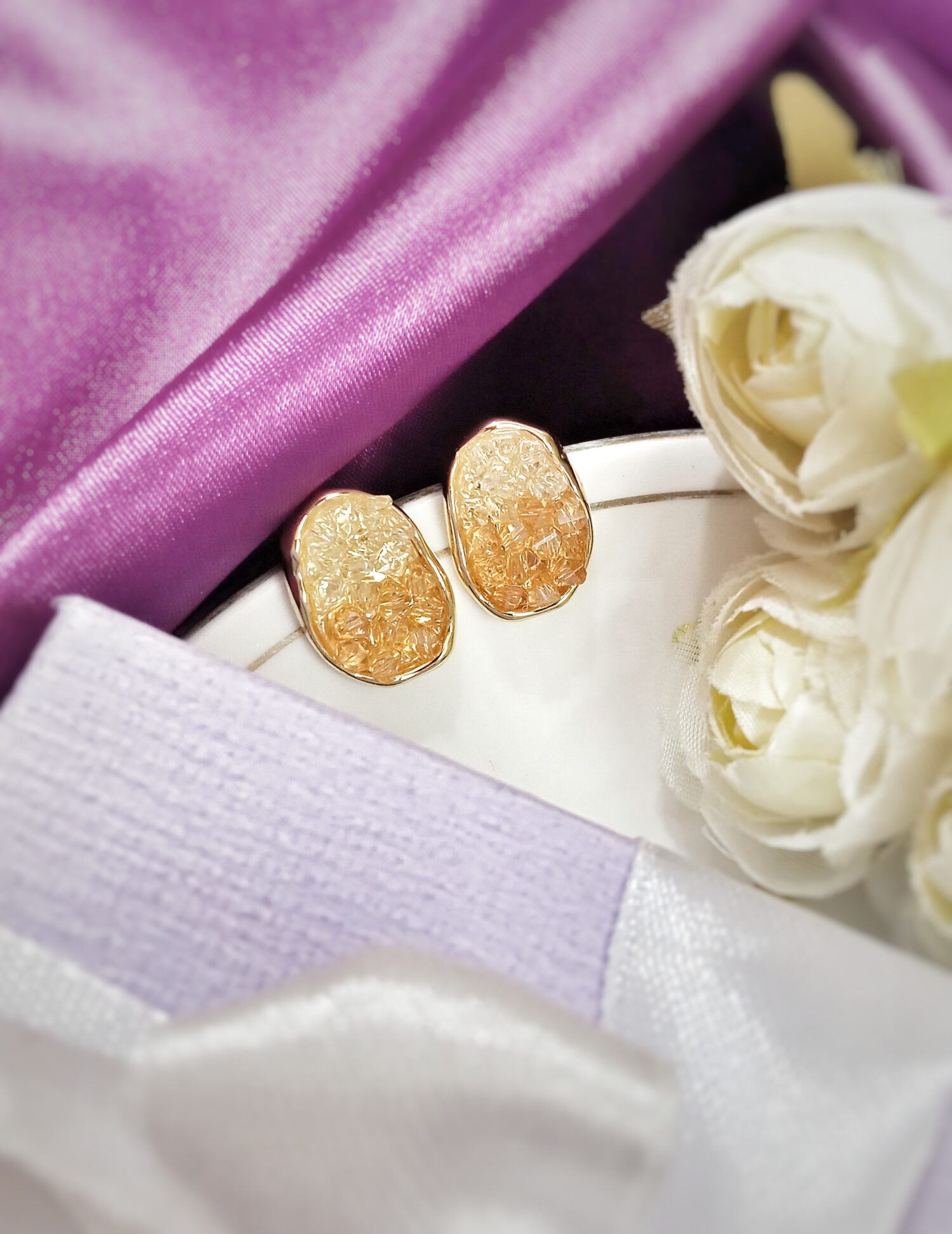 Una Stud Earrings (Orange)