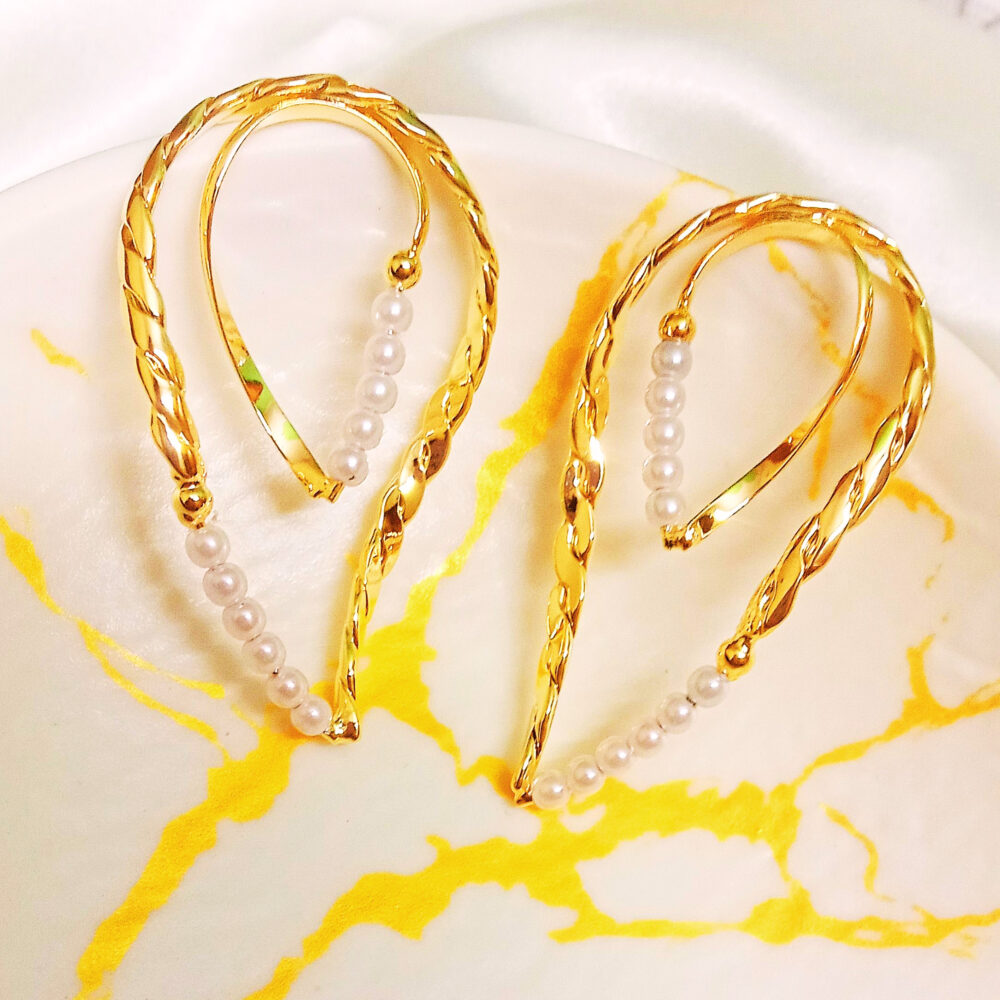 Ann Statement Pearl Earrings