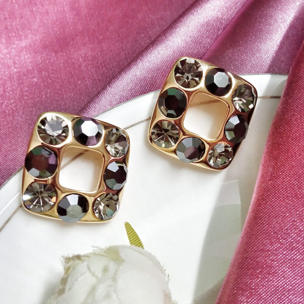 Juno Stud Earrings (Black)