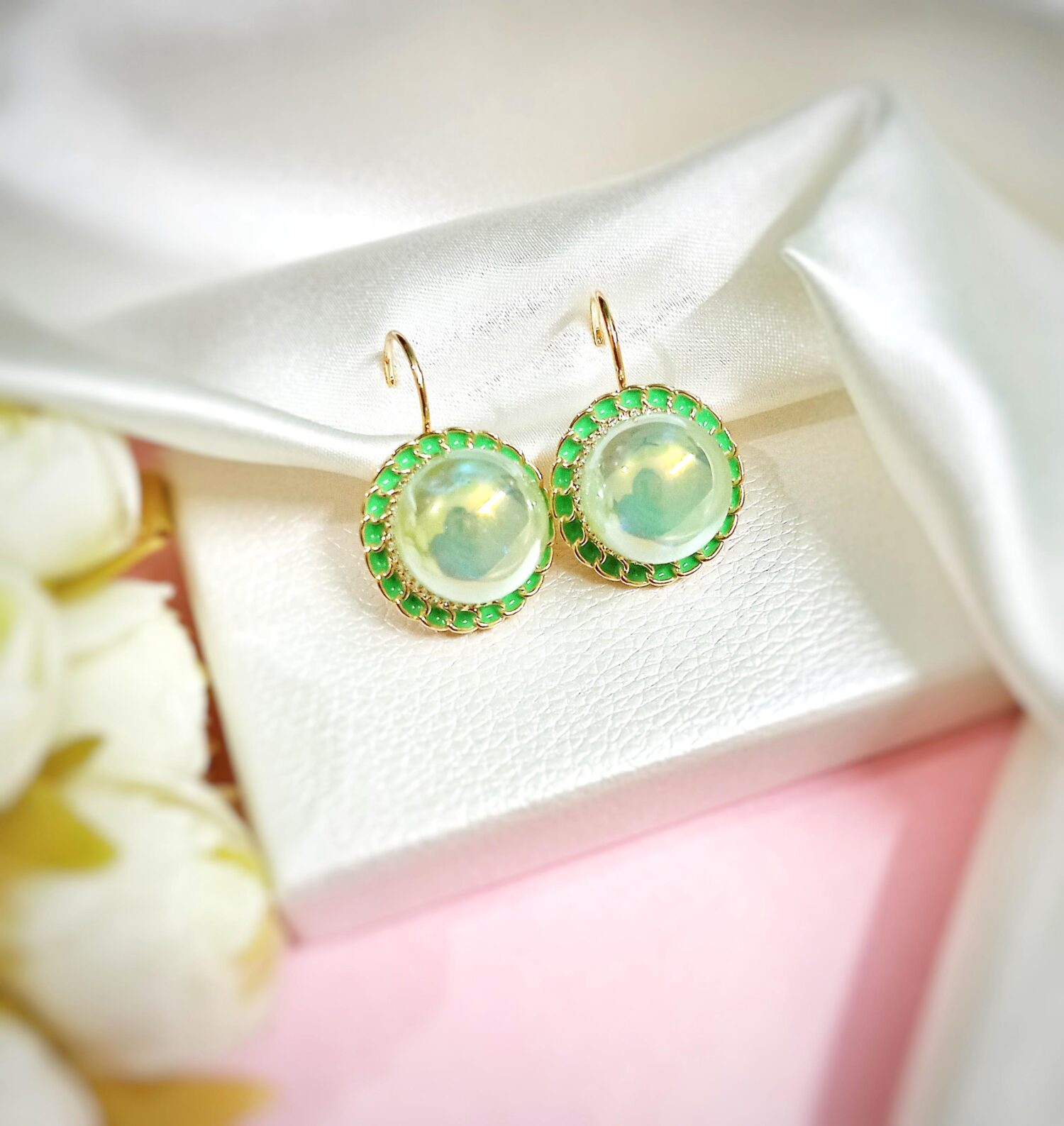 Zora Pearl Stud Earrings (Green)