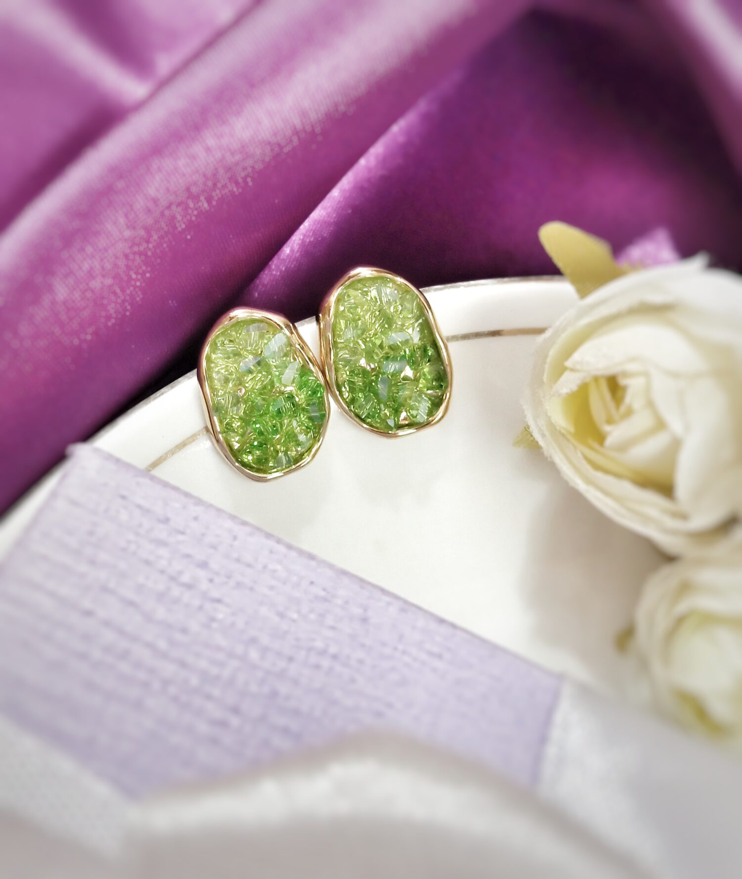 Una Stud Earrings (Green)