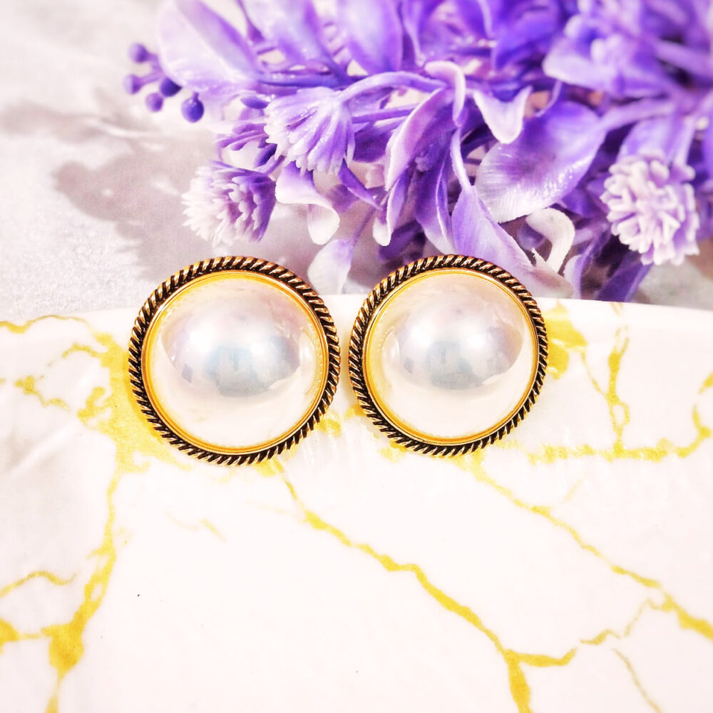 Dane Pearl Stud Earrings (Antique Gold Polish)