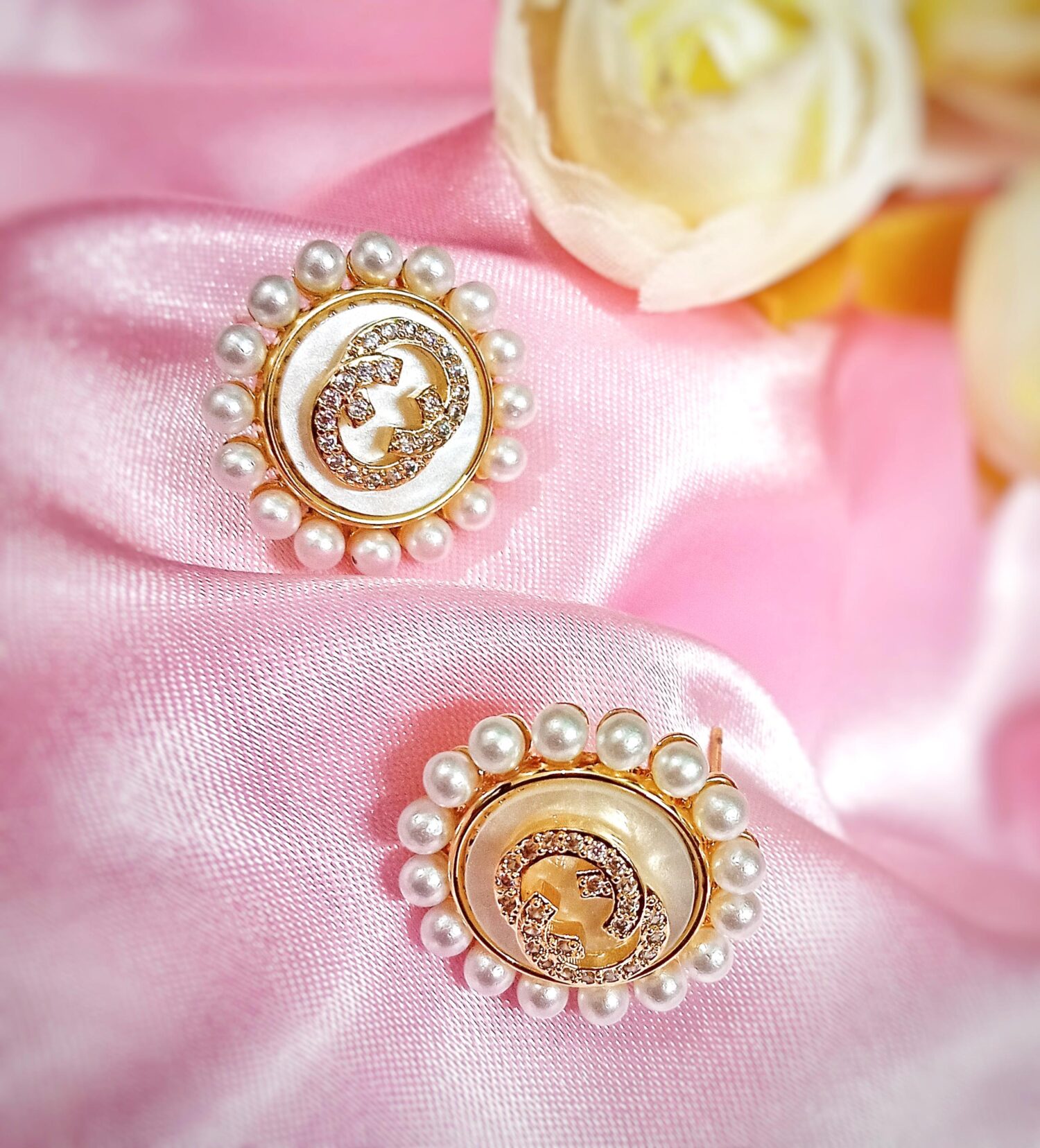Coco MOP Stud Earrings (White)