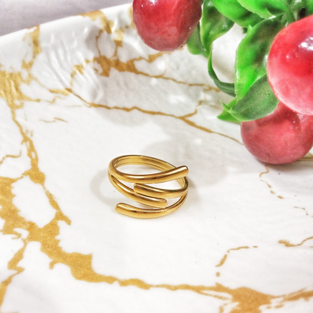 Crossover Ring
