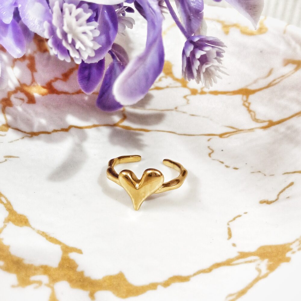 Lustrous Love