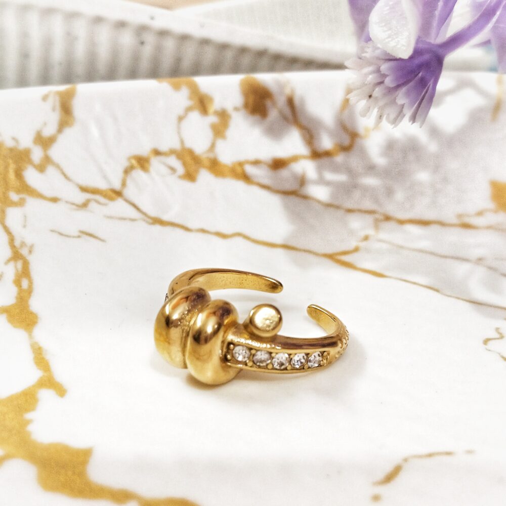 Lustre Knot Ring