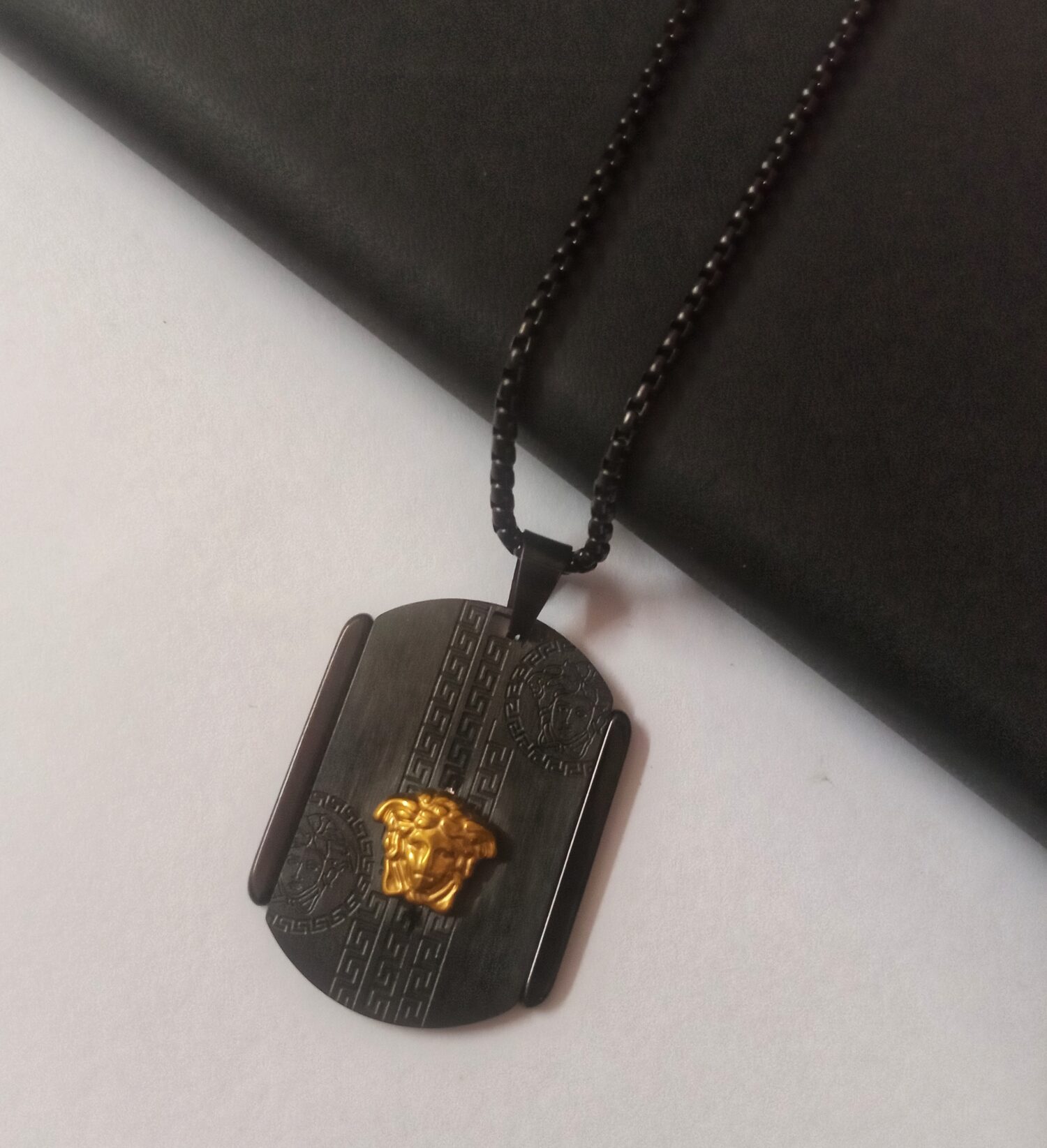 Titan Crest
