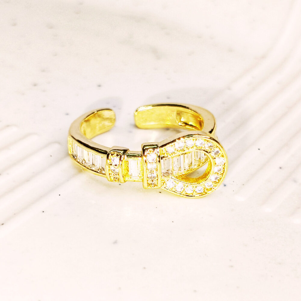 Verdant Loop Ring (White)